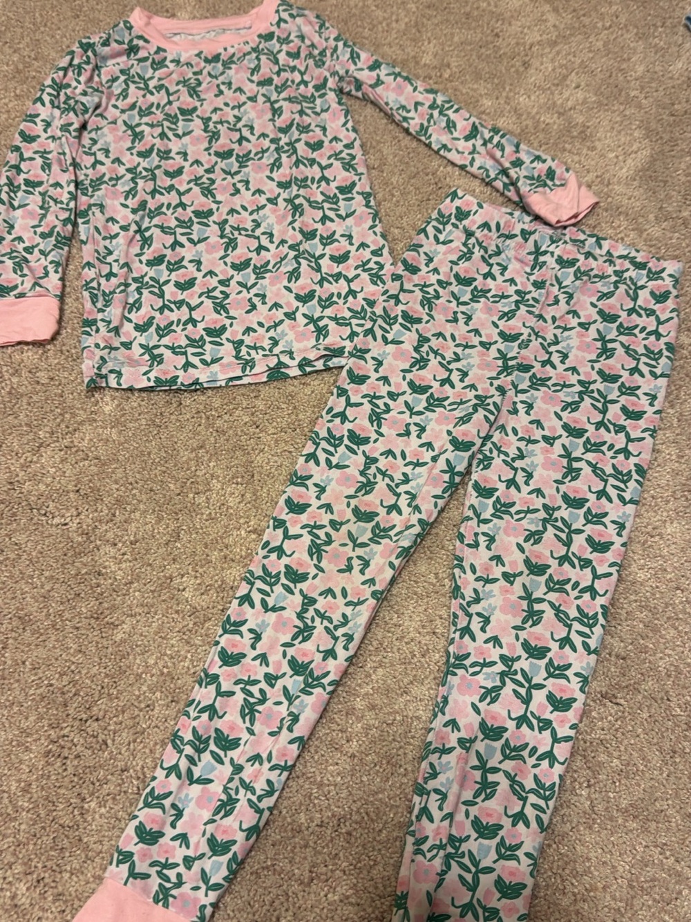 Girls' Pink Floral Long-Sleeve Pajama Set with Green Leaves